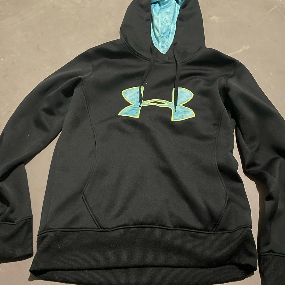 Black women’s under armour hoodie